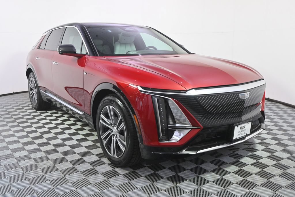 New 2026 Cadillac Lyriq Luxury w/ LPO, Floor Liner Package AWD/4WD image 9