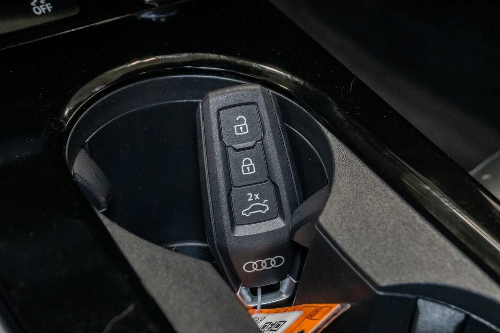 Used 2025 Audi A6 e-tron Premium w/ Ultra Package AWD/4WD image 21