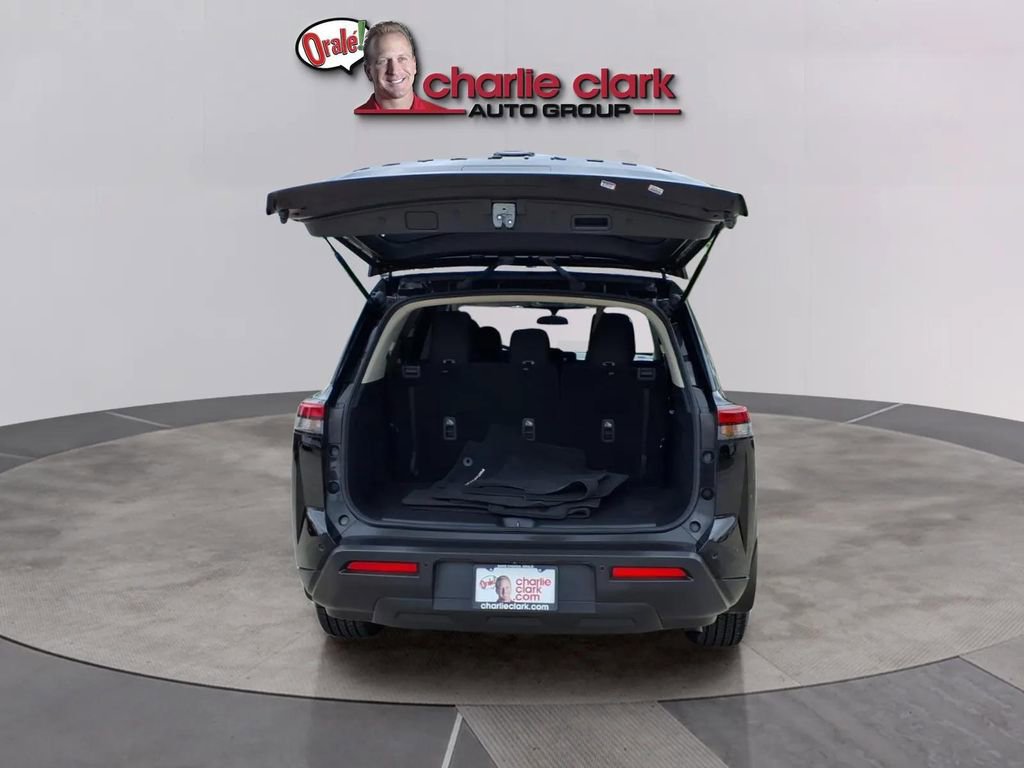 Used 2023 Nissan Pathfinder SV w/ Black Appearance Package image 19