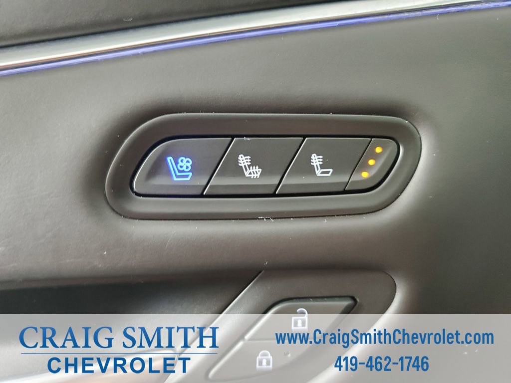 Used 2022 Cadillac Escalade Sport Platinum w/ Heavy-Duty Trailer Package AWD/4WD image 35