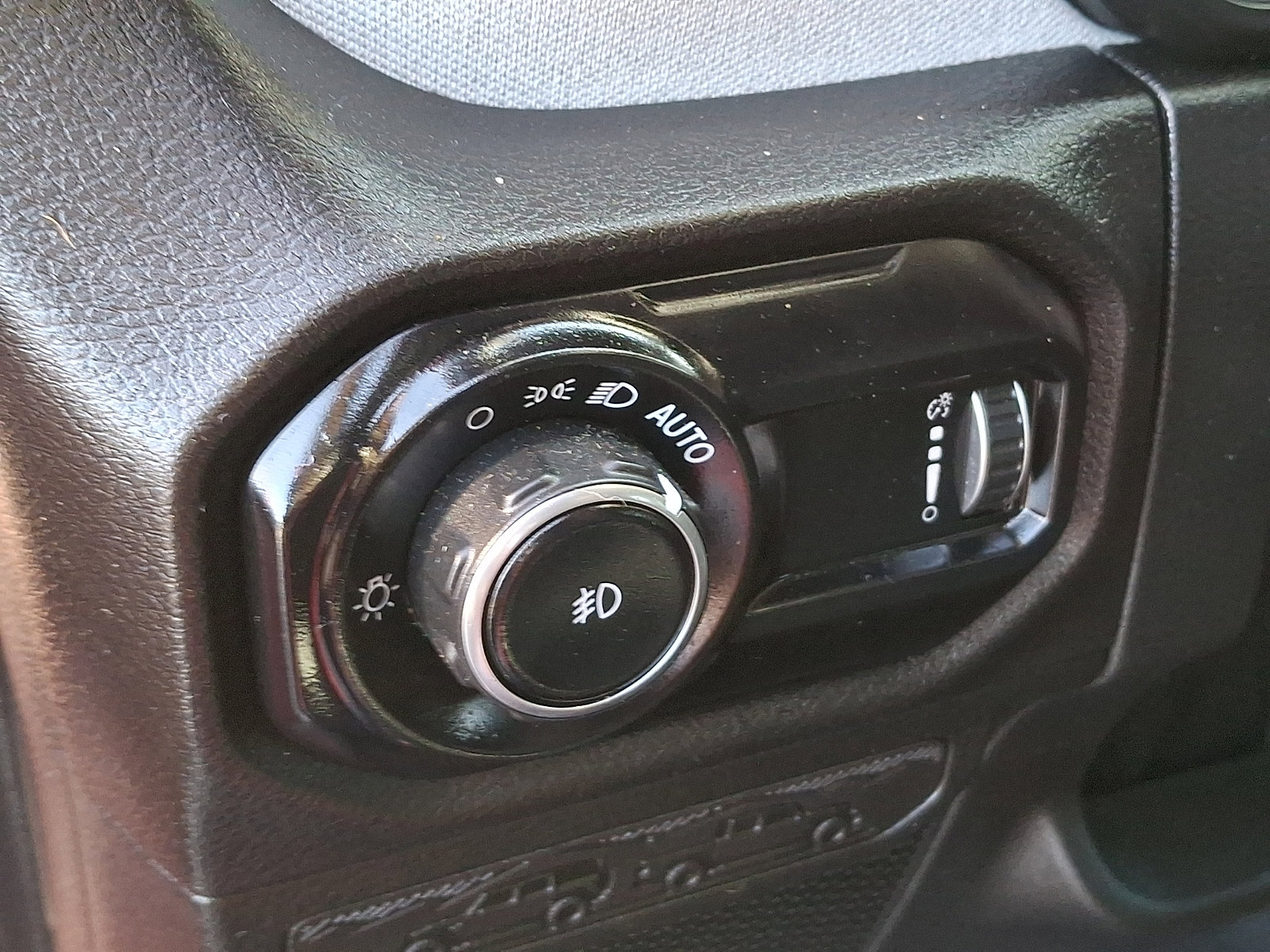 Used 2024 Jeep Wrangler Unlimited Sport image 31