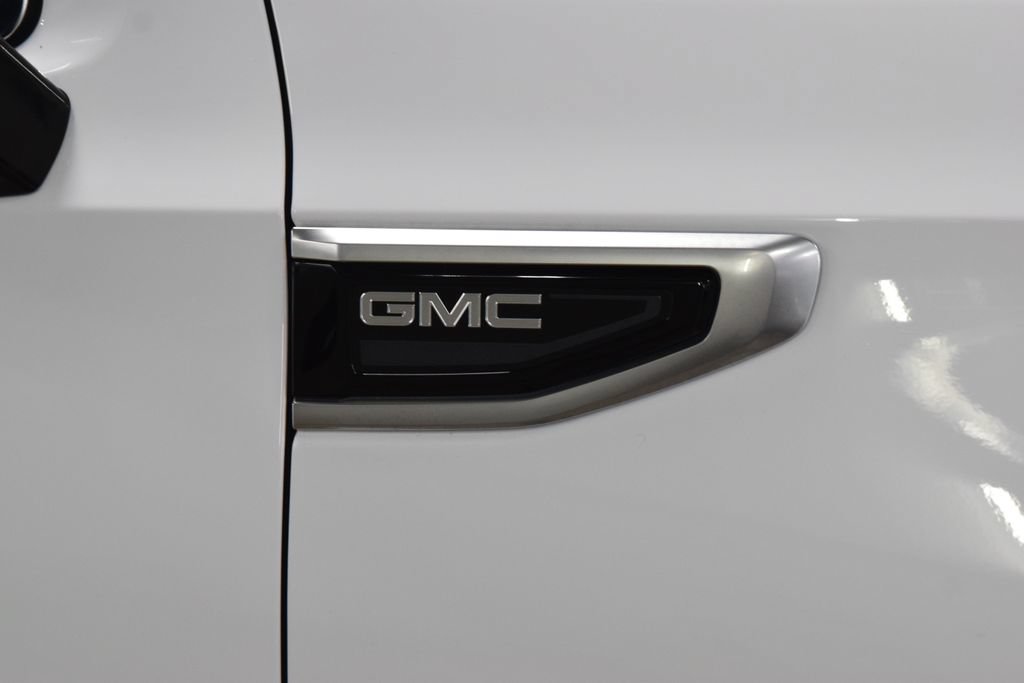 Used 2024 GMC Yukon XL Denali AWD/4WD image 16