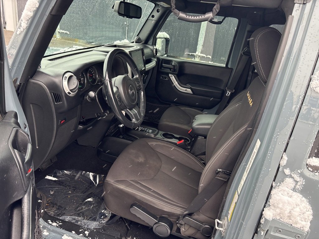 Used 2014 Jeep Wrangler Unlimited Sahara image 9