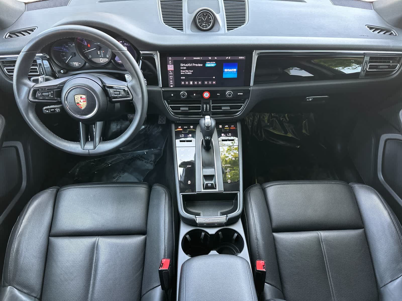 Certified 2025 Porsche Macan AWD/4WD image 6