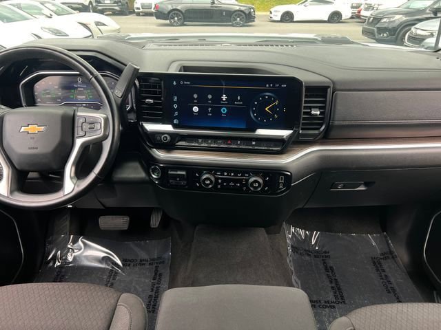 Used 2025 Chevrolet Silverado 2500 LT w/ Convenience Package AWD/4WD image 15
