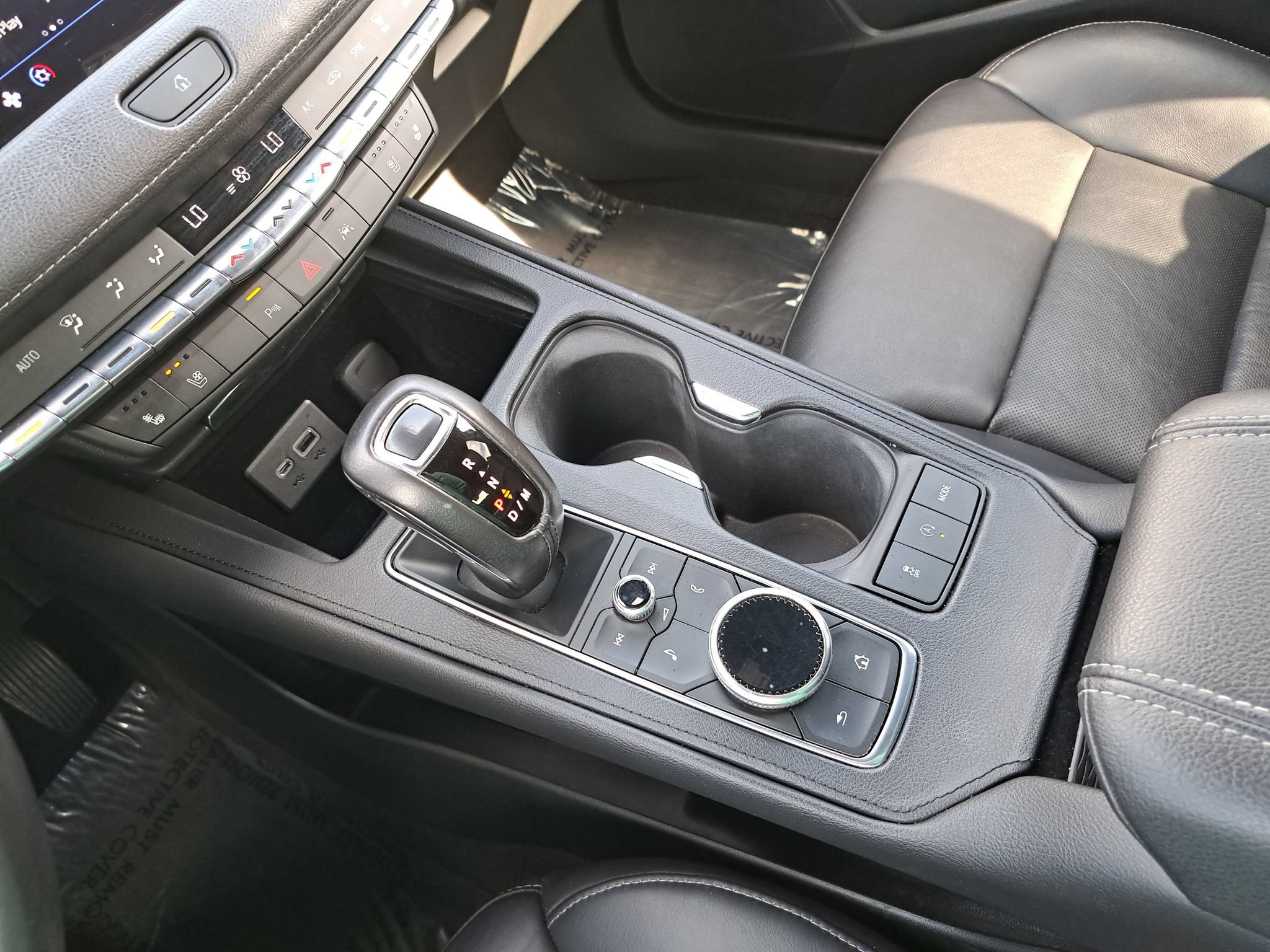 Used 2019 Cadillac XT4 Premium Luxury AWD/4WD image 25