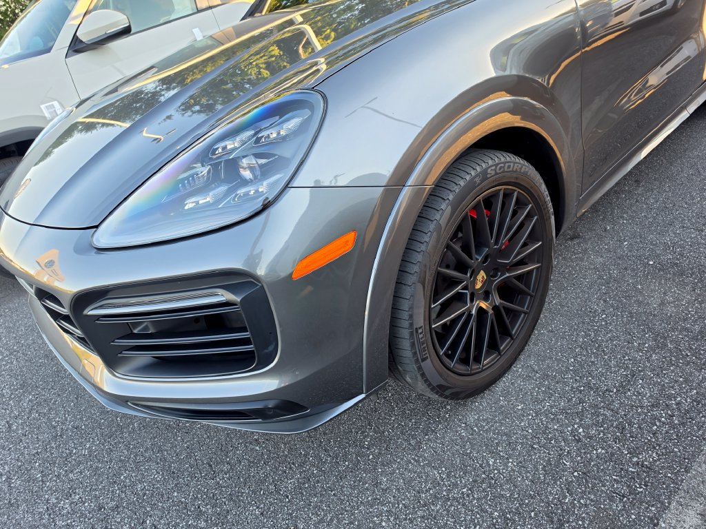 Used 2023 Porsche Cayenne GTS AWD/4WD image 3