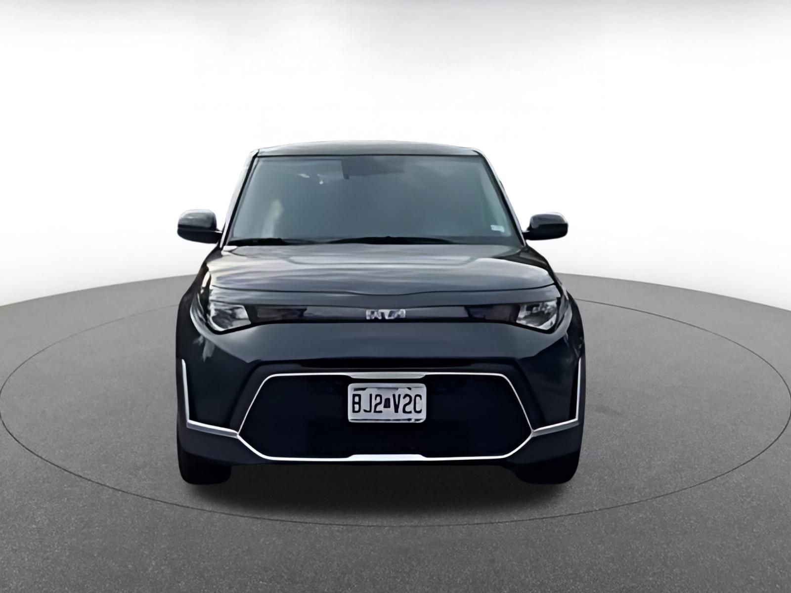 Used 2025 Kia Soul LX w/ LX Technology Package FWD image 16