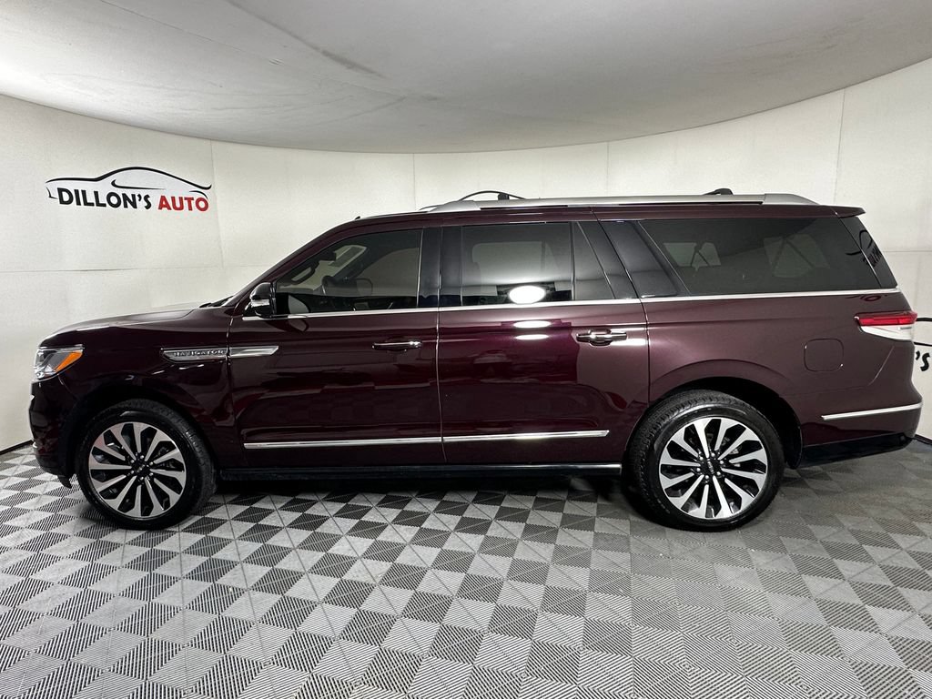 Used 2024 Lincoln Navigator L Reserve AWD/4WD image 3