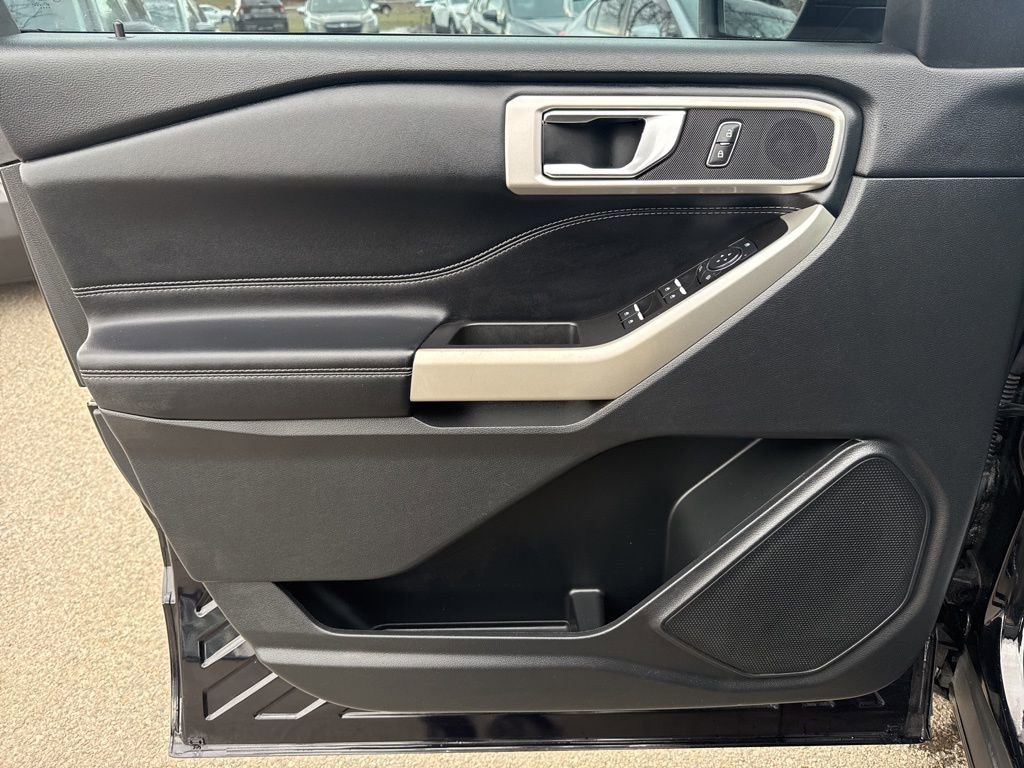 Used 2021 Ford Explorer XLT image 22