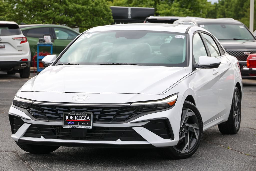 Used 2024 Hyundai Elantra Limited FWD image 17