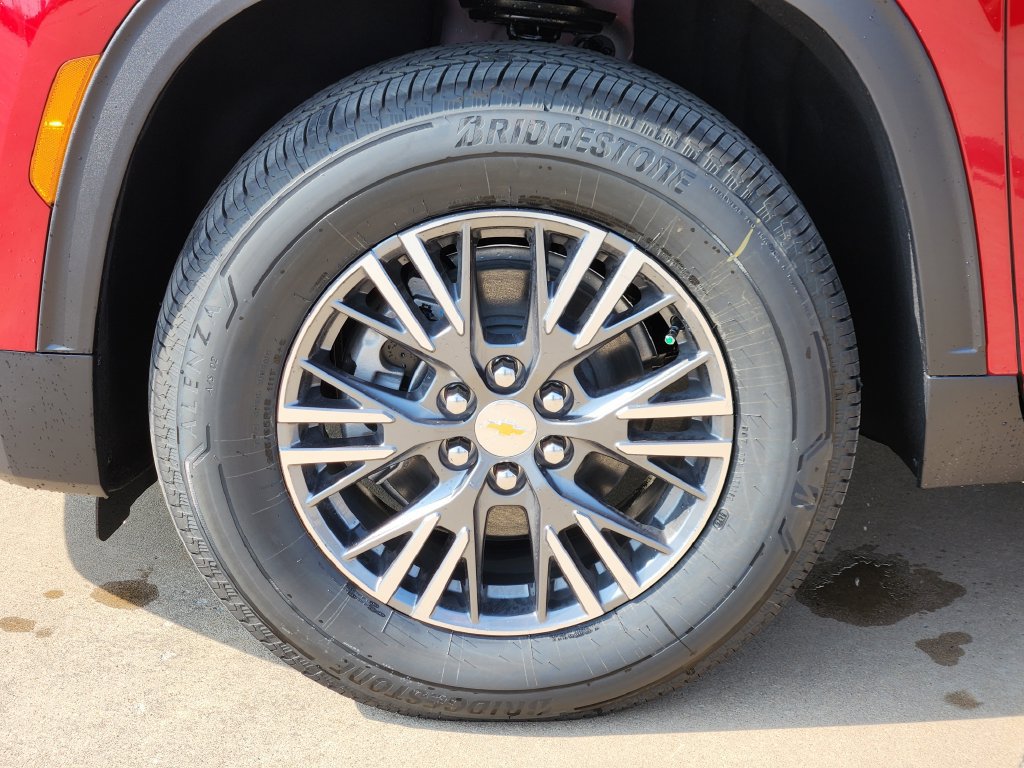 New 2026 Chevrolet Traverse LT w/ Driver Confidence Package FWD image 8