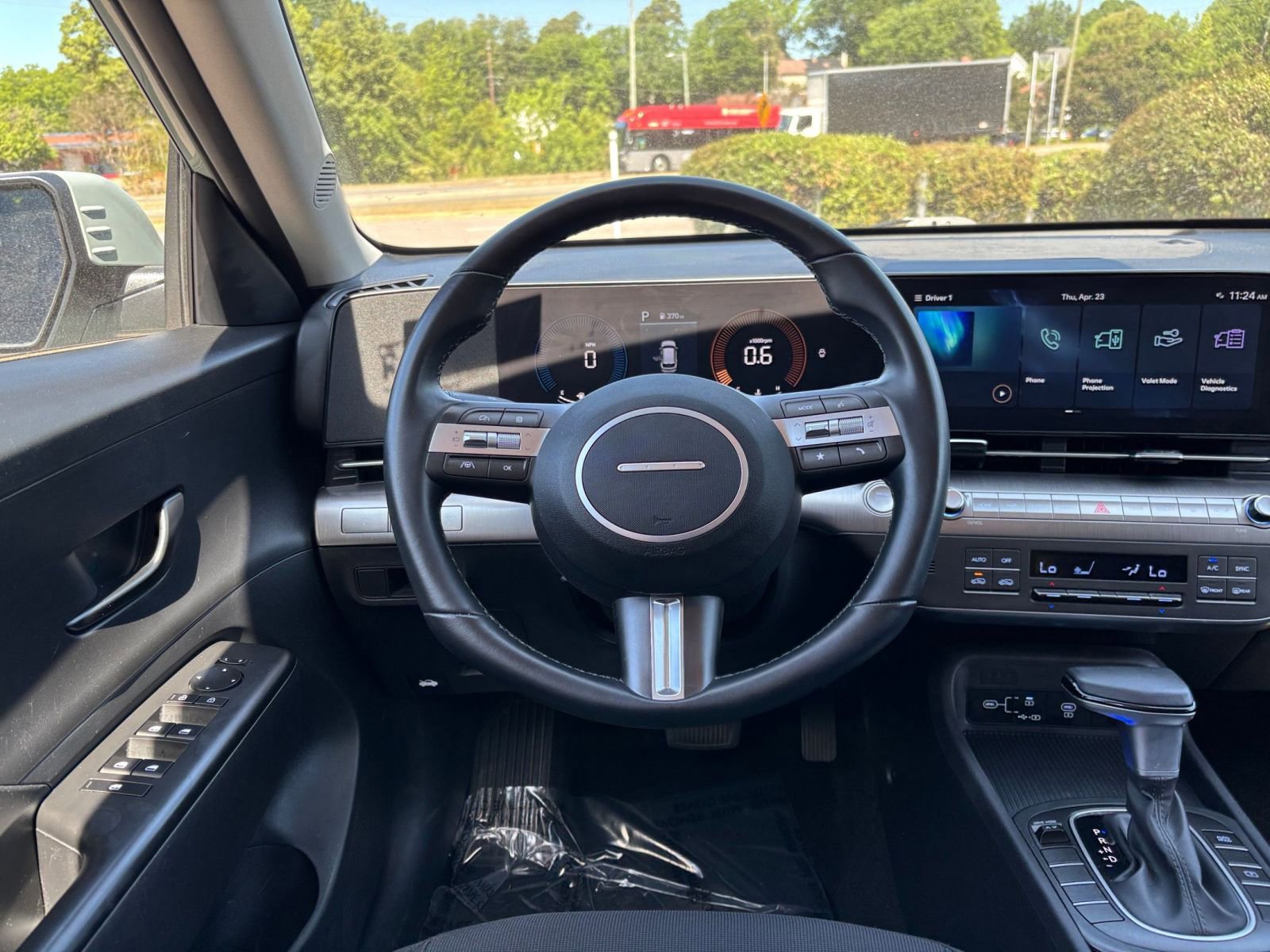 Used 2025 Hyundai Kona SEL image 34