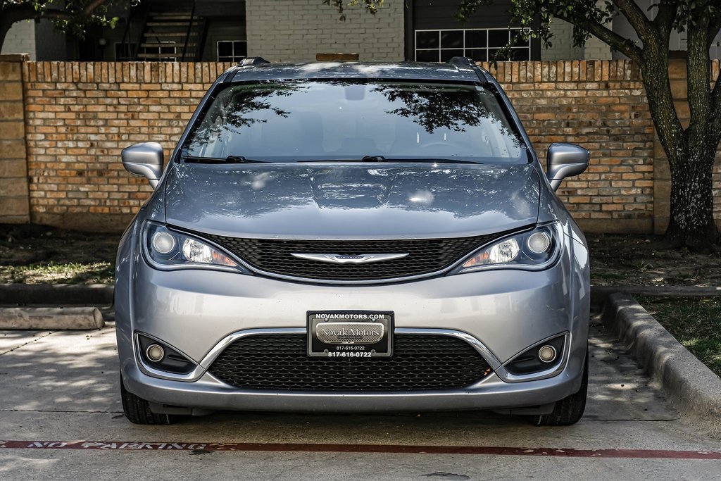 Used 2019 Chrysler Pacifica Touring-L image 41