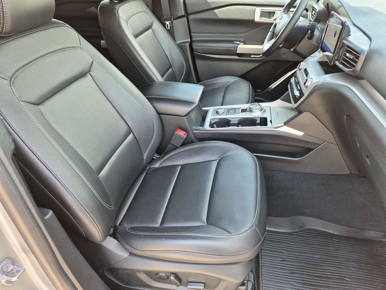 Used 2024 Ford Explorer XLT w/ Equipment Group 202A AWD/4WD image 26