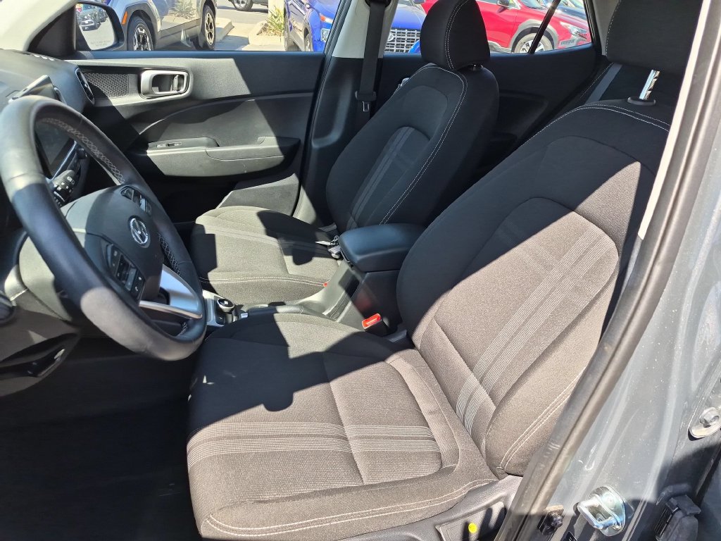 Used 2026 Hyundai Venue SEL FWD image 25