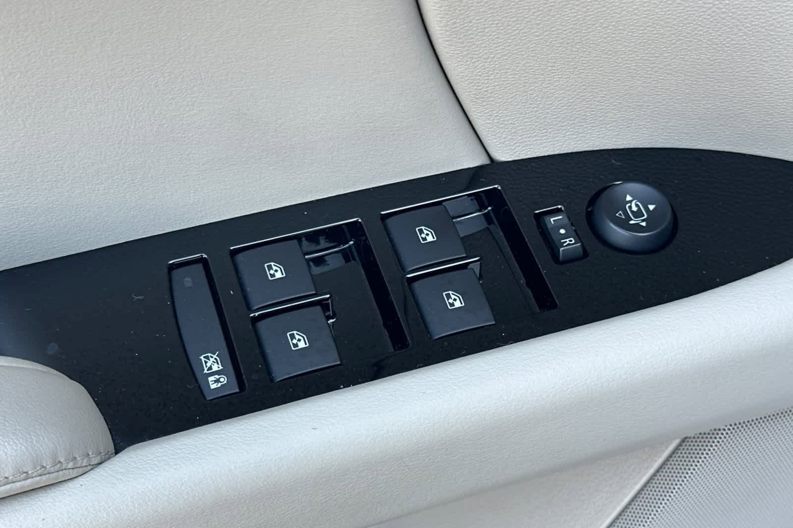 Used 2017 Cadillac XTS Premium Luxury w/ Driver Assist Package image 13