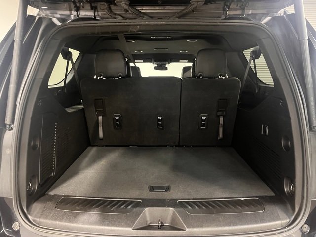 Used 2023 Chevrolet Suburban LT image 16