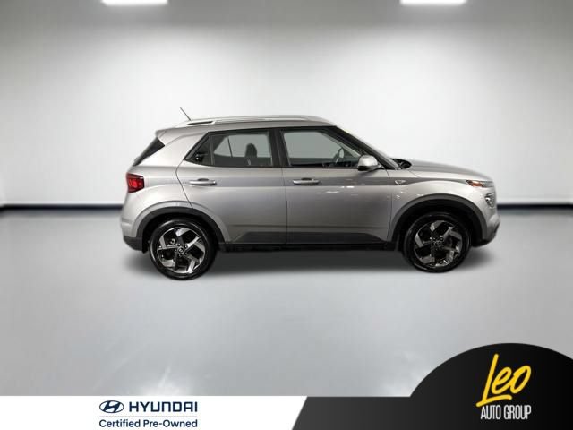 Used 2023 Hyundai Venue SEL FWD image 7