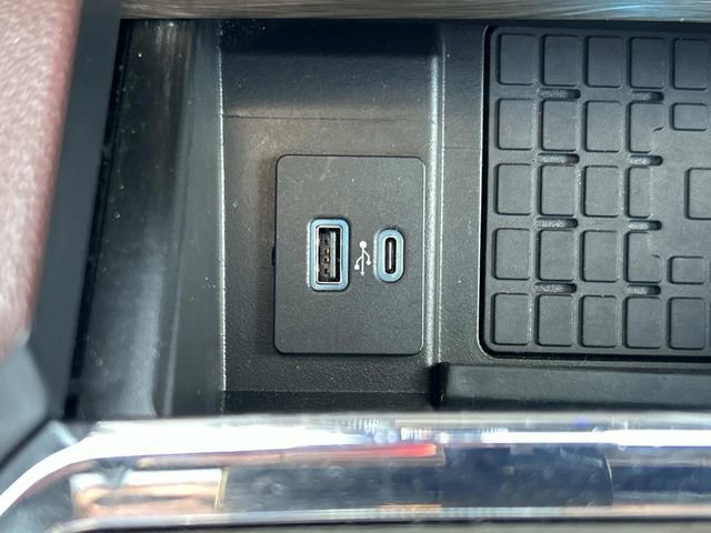 Used 2024 Ford Expedition Limited image 39