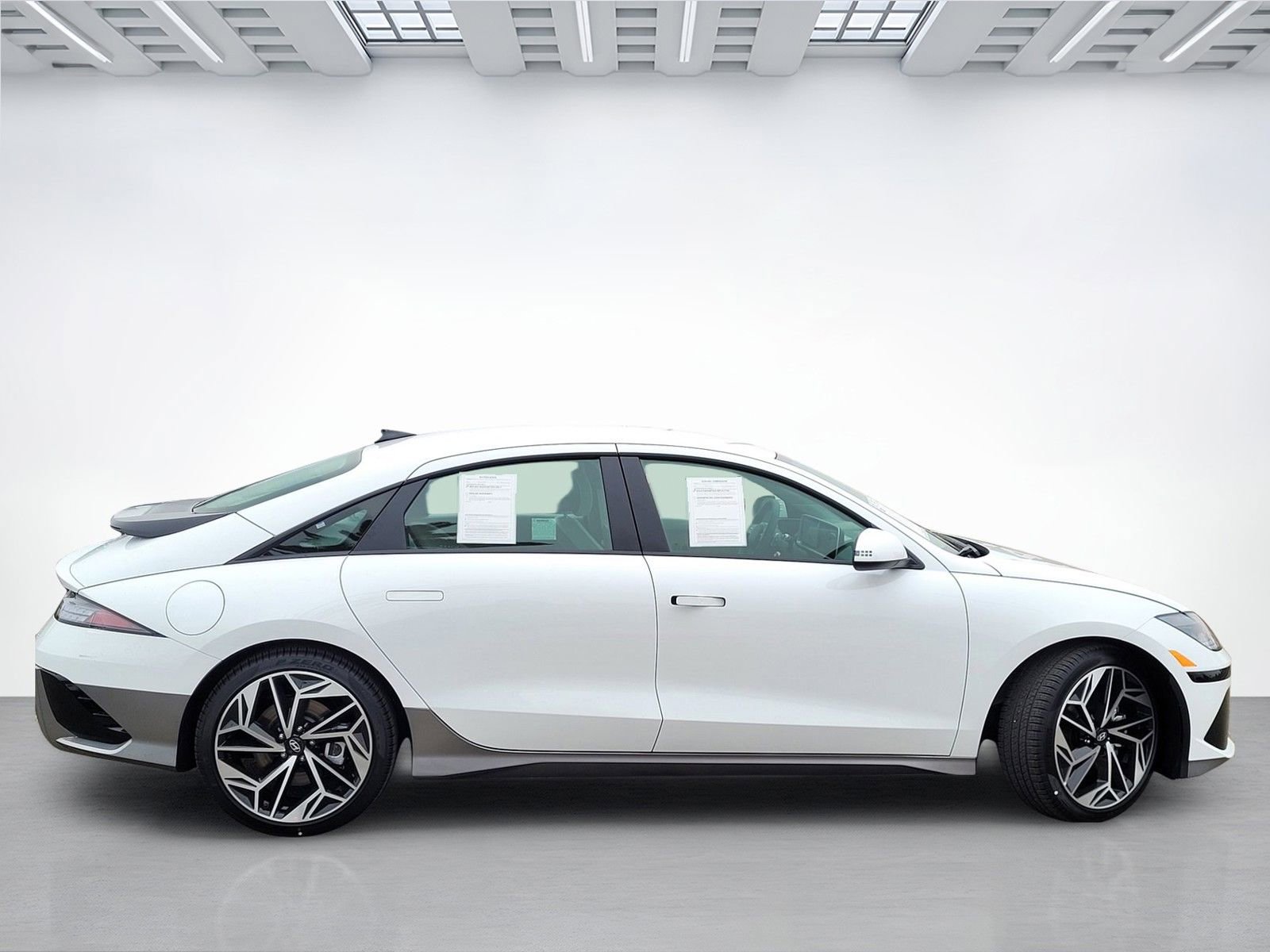 Certified 2025 Hyundai Ioniq 6 SEL image 3