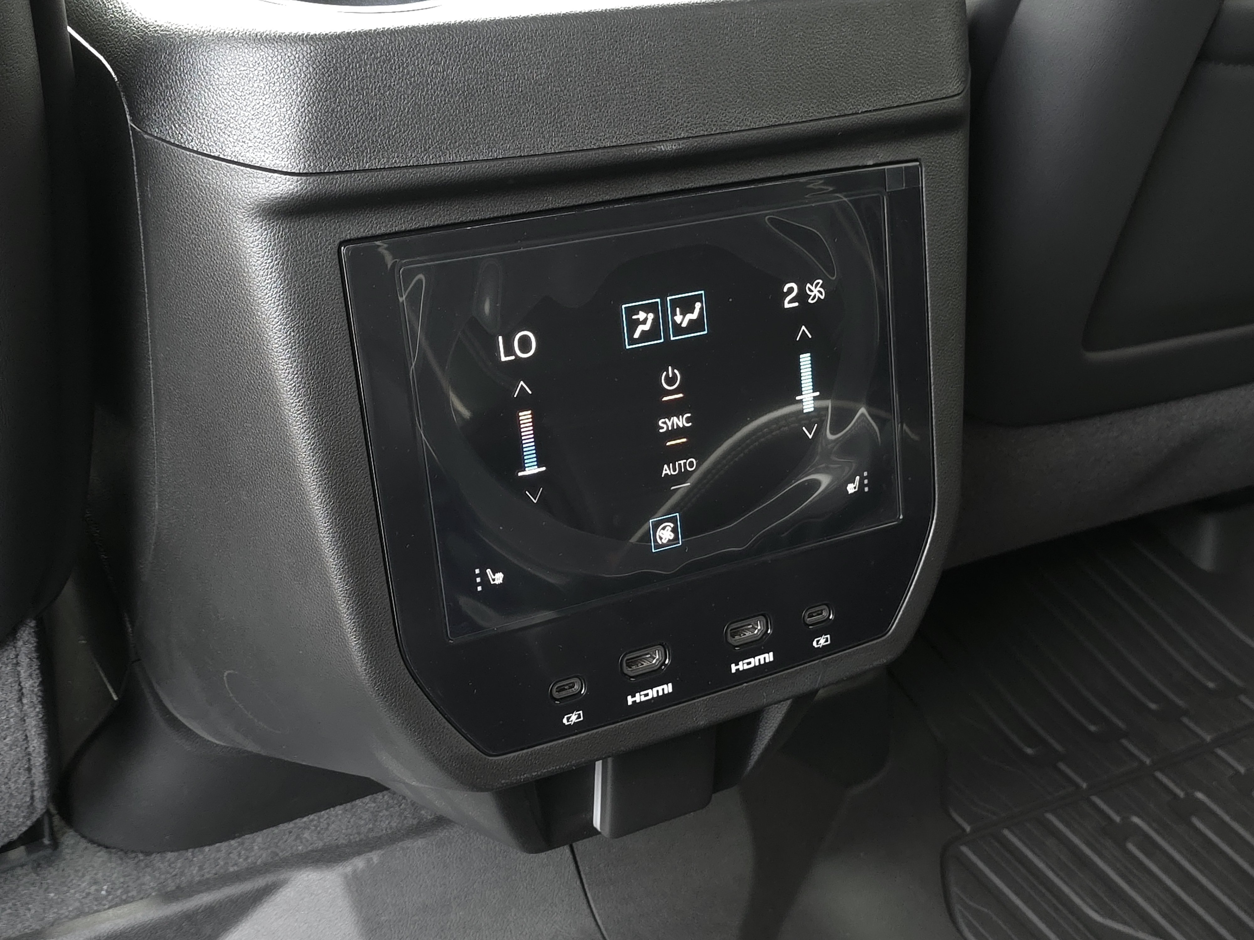 New 2026 GMC Yukon XL AT4 Ultimate w/ LPO, Floor Liner Package AWD/4WD image 37