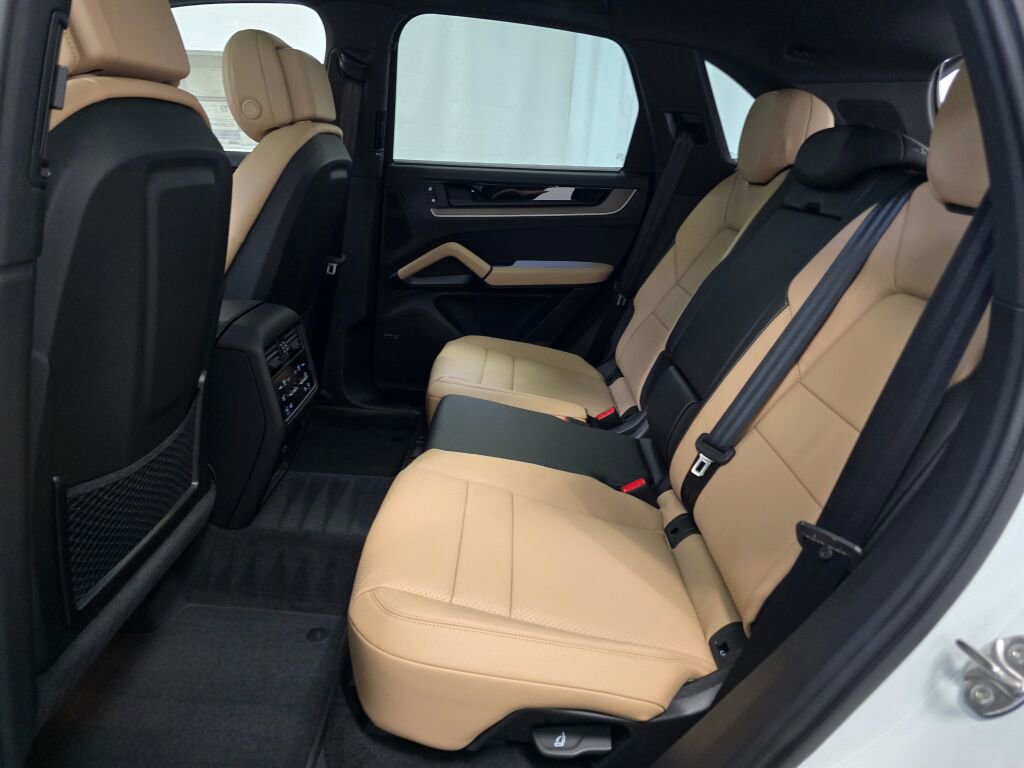 New 2026 Porsche Cayenne image 21