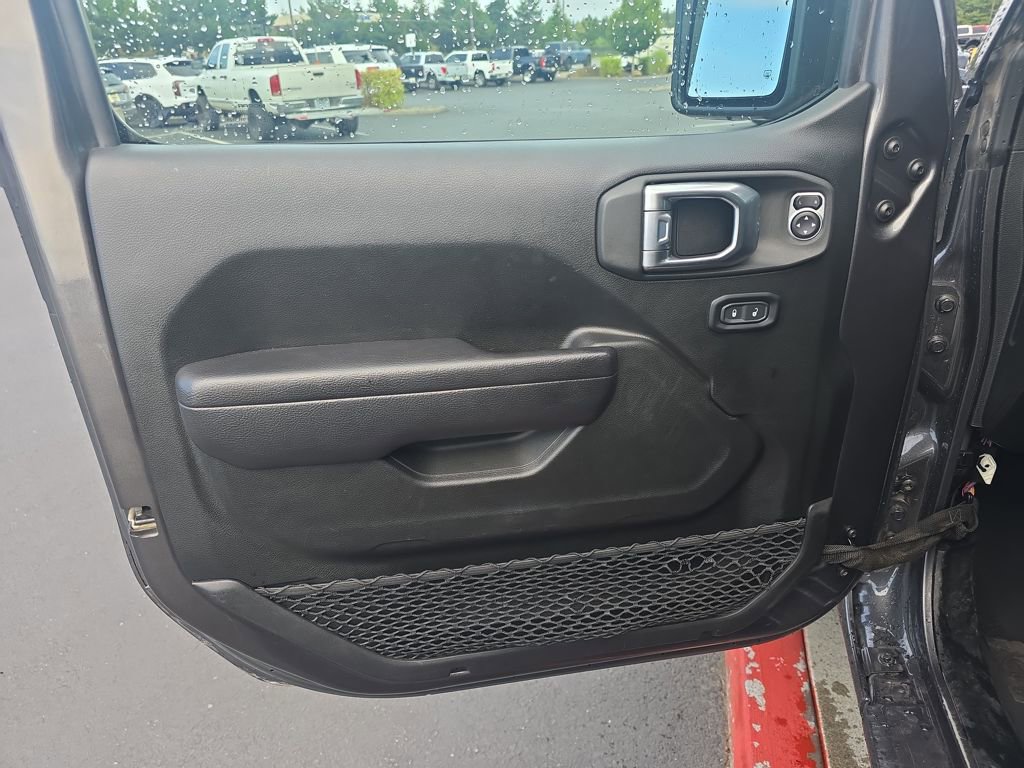Used 2022 Jeep Gladiator Sport image 9