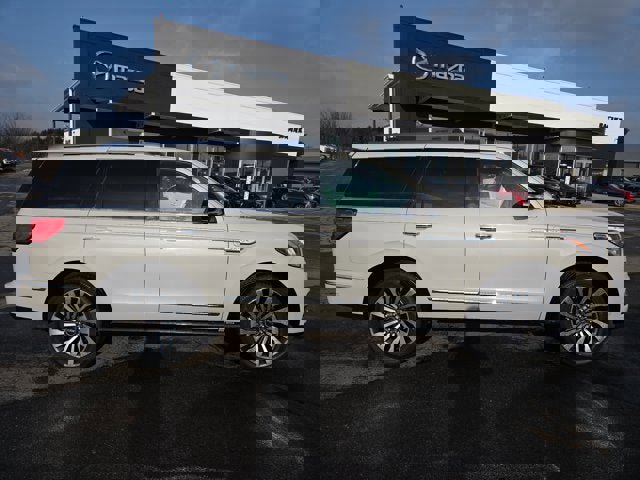 Used 2019 Lincoln Navigator Reserve w/ Cargo Package image 6