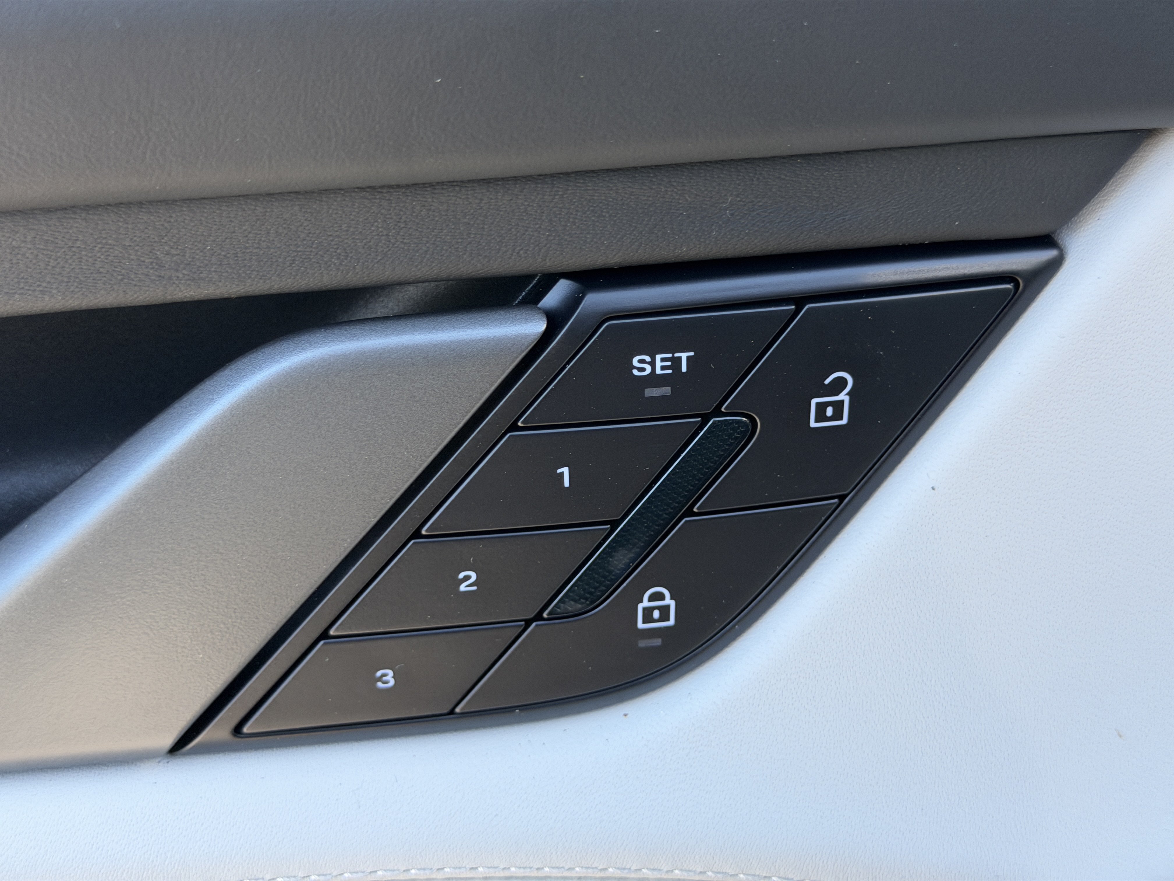 New 2026 Porsche Taycan 4S AWD/4WD image 20