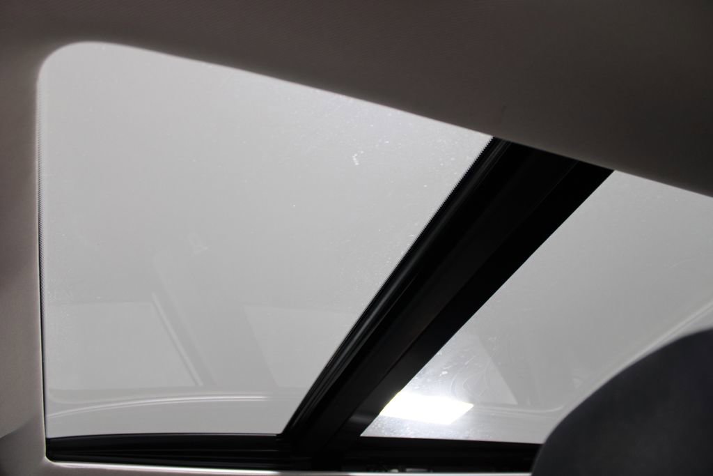 Used 2017 Nissan Rogue SV image 31