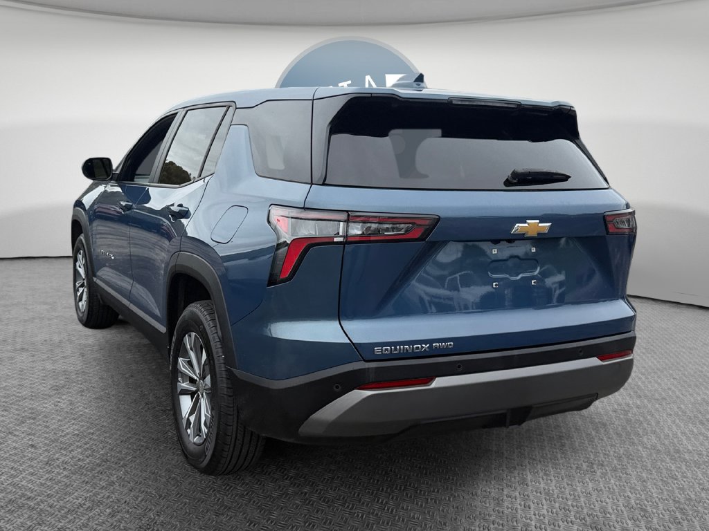 Used 2025 Chevrolet Equinox LT AWD/4WD image 6