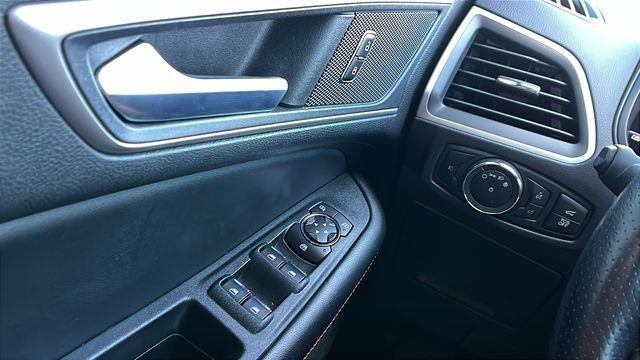 Used 2022 Ford Edge ST-Line AWD/4WD image 31