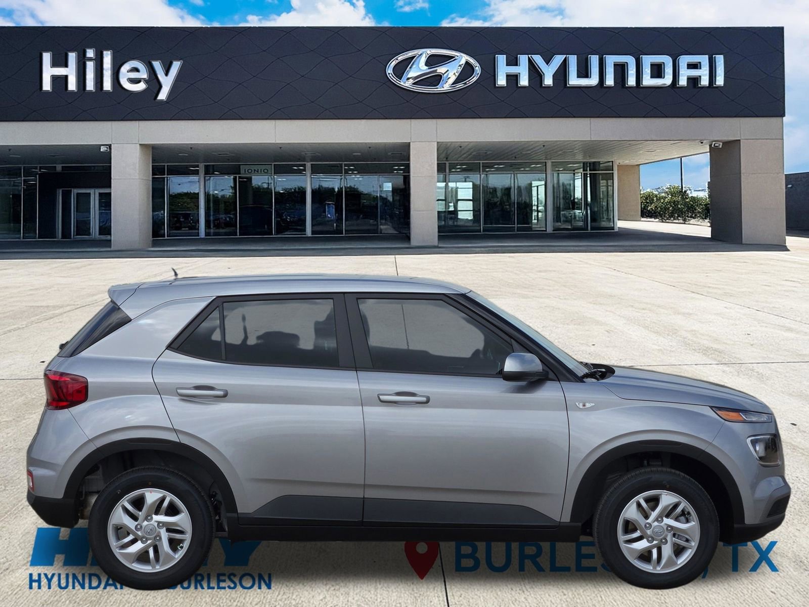 New 2026 Hyundai Venue SE image 3