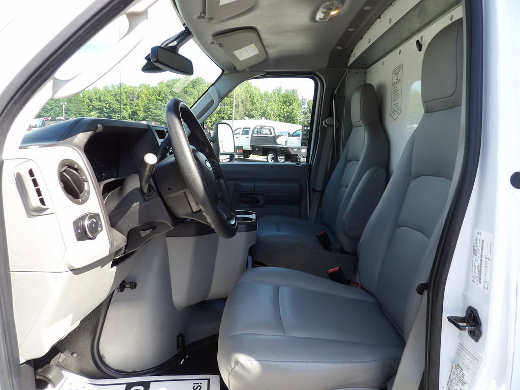 Used 2021 Ford E-350 and Econoline 350 Super Duty RWD image 16
