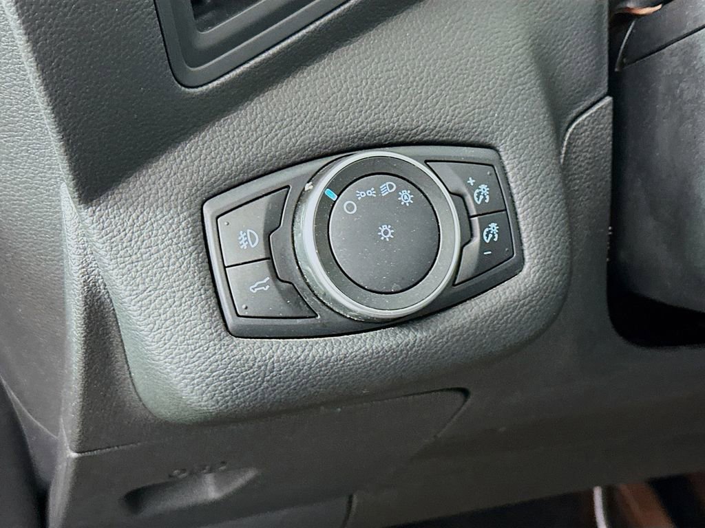 Used 2018 Ford Escape SE image 11