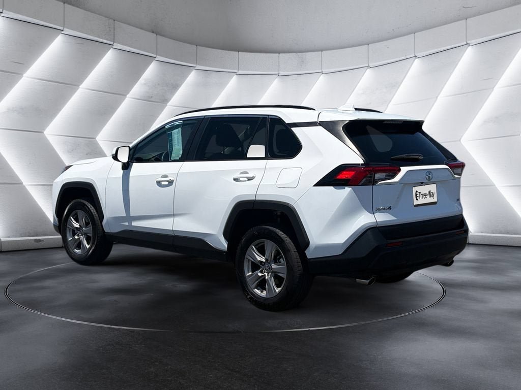 Used 2024 Toyota RAV4 XLE FWD image 3