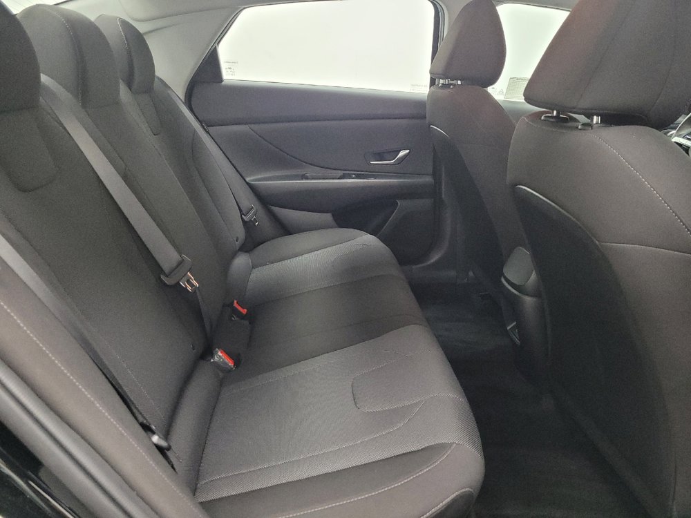 Used 2024 Hyundai Elantra SE FWD image 19