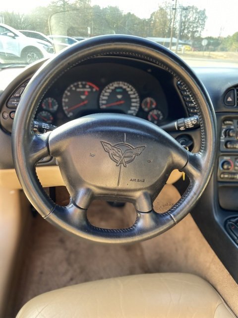 Used 2004 Chevrolet Corvette Convertible w/ Preferred Equipment Group image 12