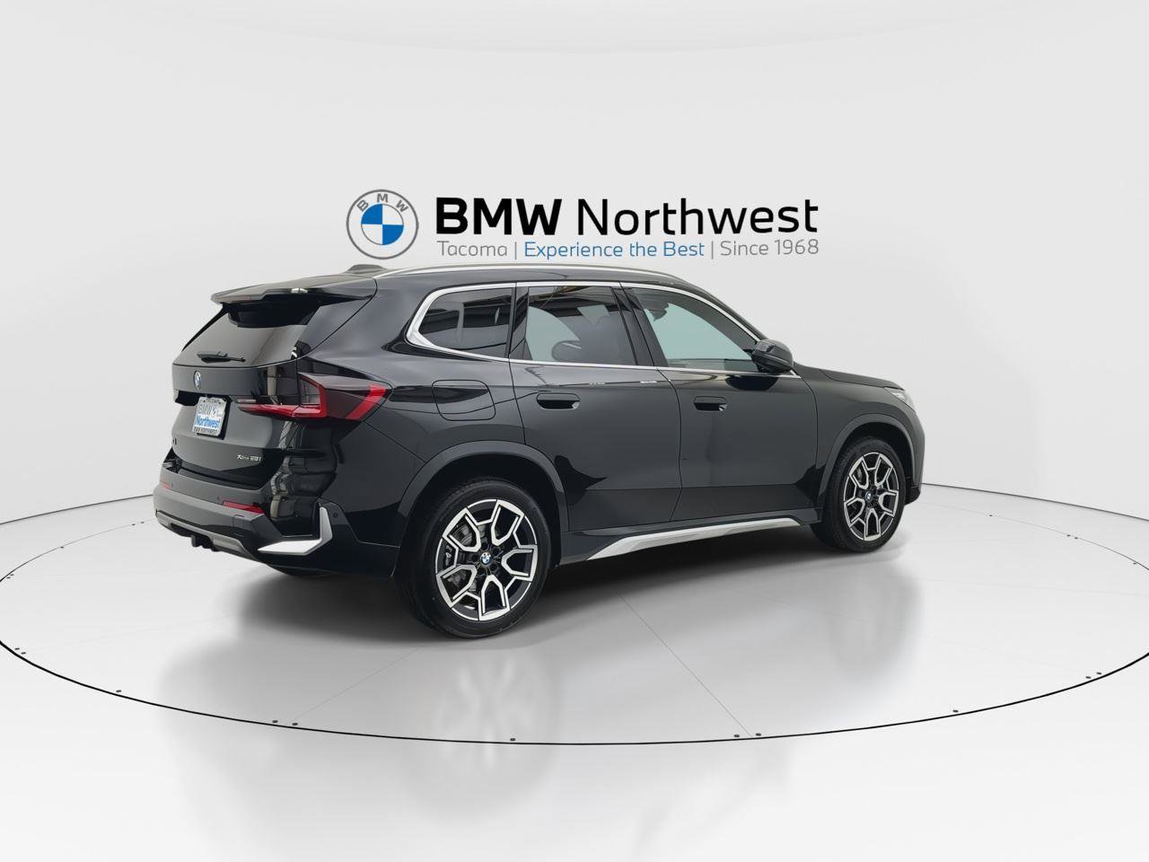 New 2025 BMW X1 xDrive28i w/ Premium Package image 3