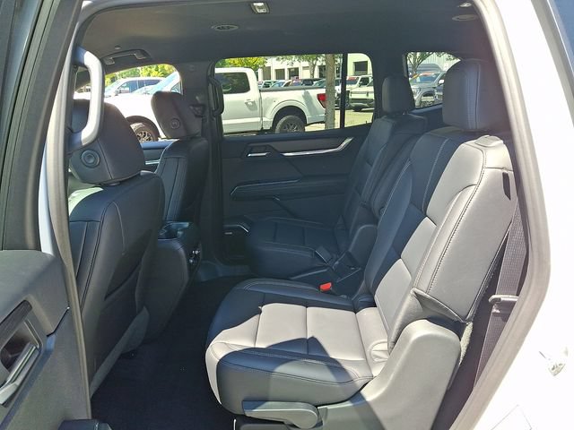 Used 2026 GMC Acadia Elevation w/ Elevation Premium Package FWD image 10