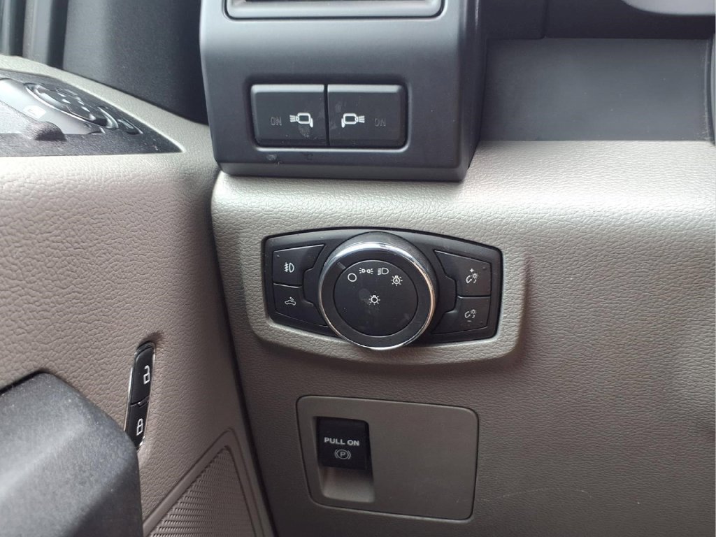 Used 2018 Ford F150 XL w/ Equipment Group 101A Mid AWD/4WD image 12