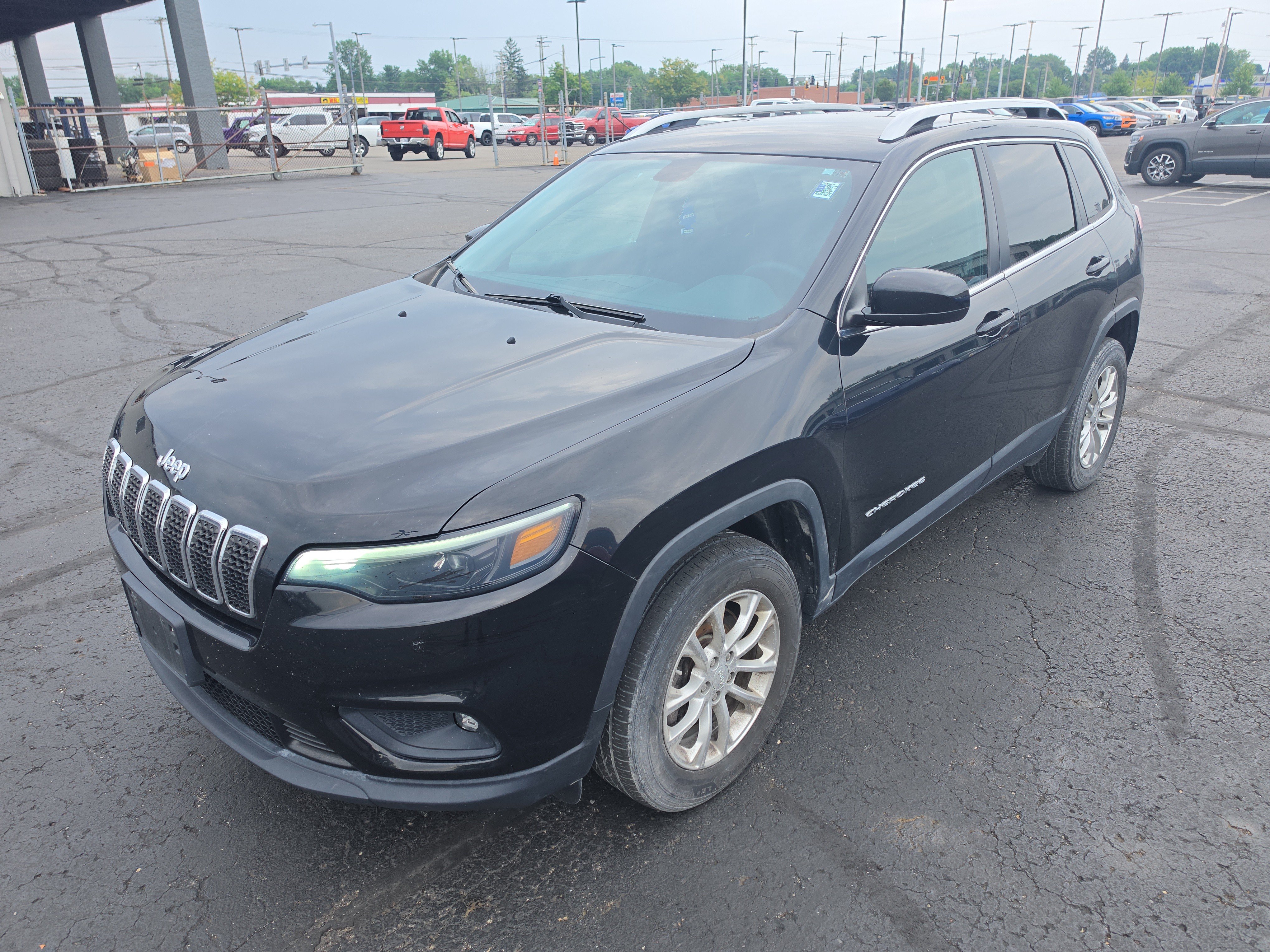 Used 2019 Jeep Cherokee Latitude w/ Popular Appearance Group AWD/4WD image 7