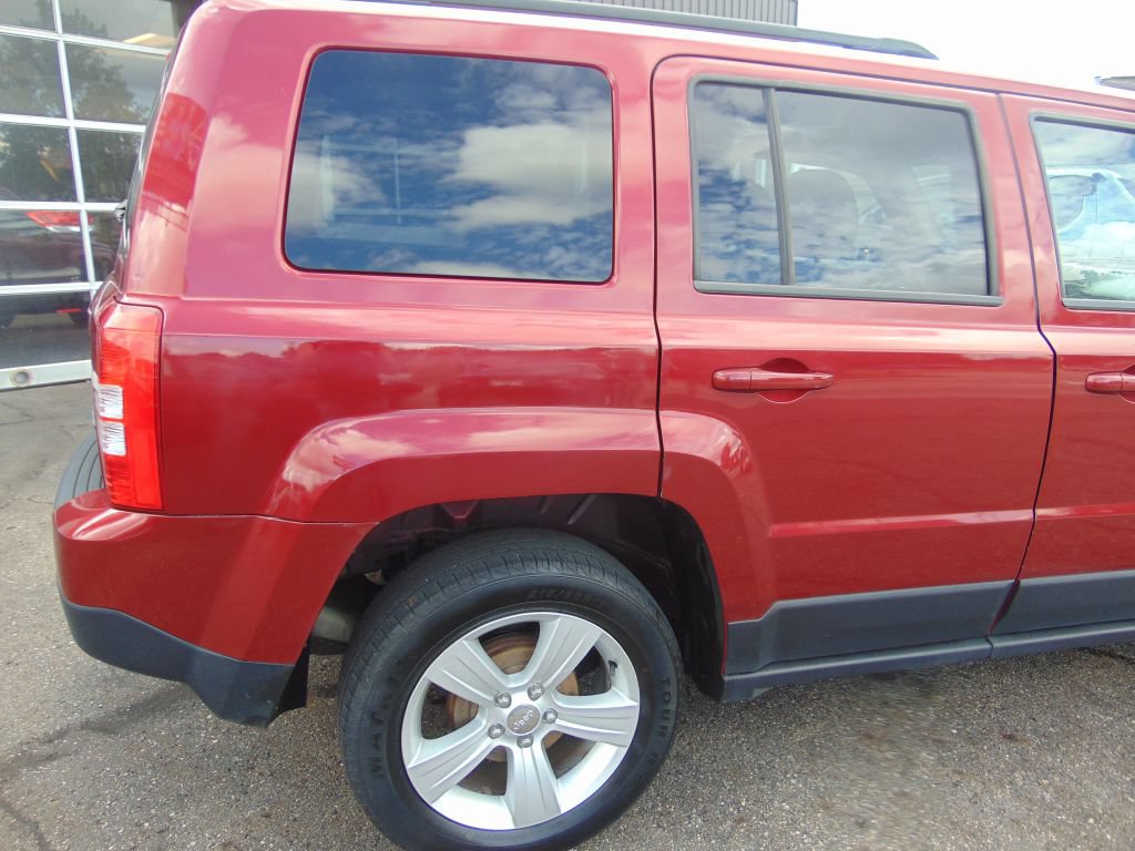 Used 2014 Jeep Patriot Latitude FWD image 13