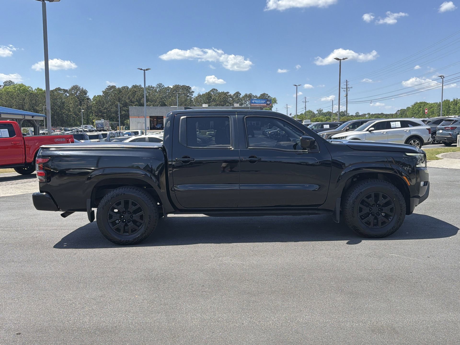 Used 2022 Nissan Frontier SV w/ SV Premium Package image 29