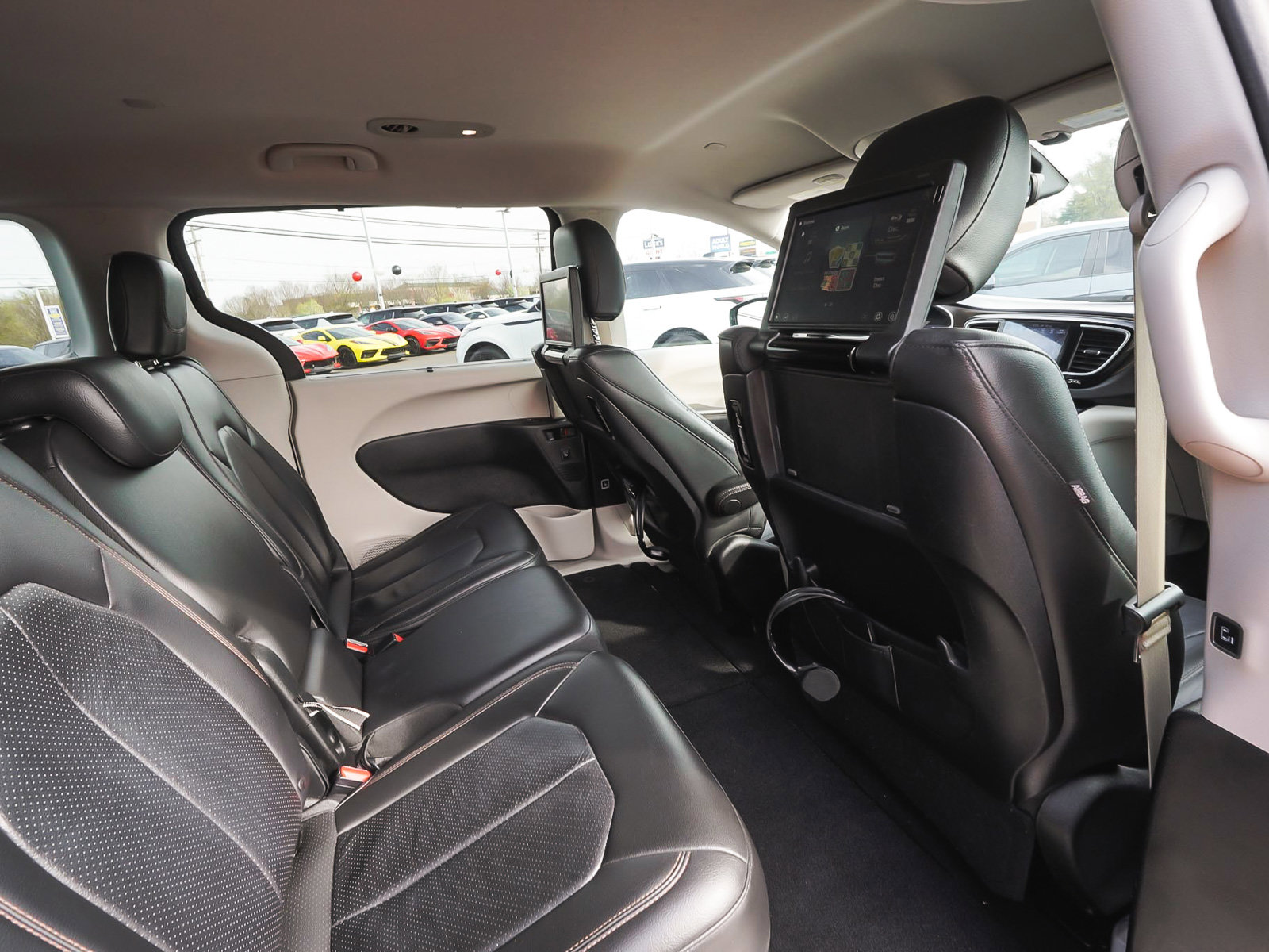 Used 2017 Chrysler Pacifica Touring-L Plus FWD image 41