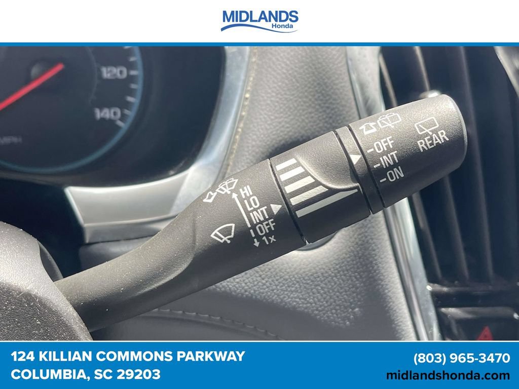 Used 2020 Chevrolet Traverse LT FWD image 25