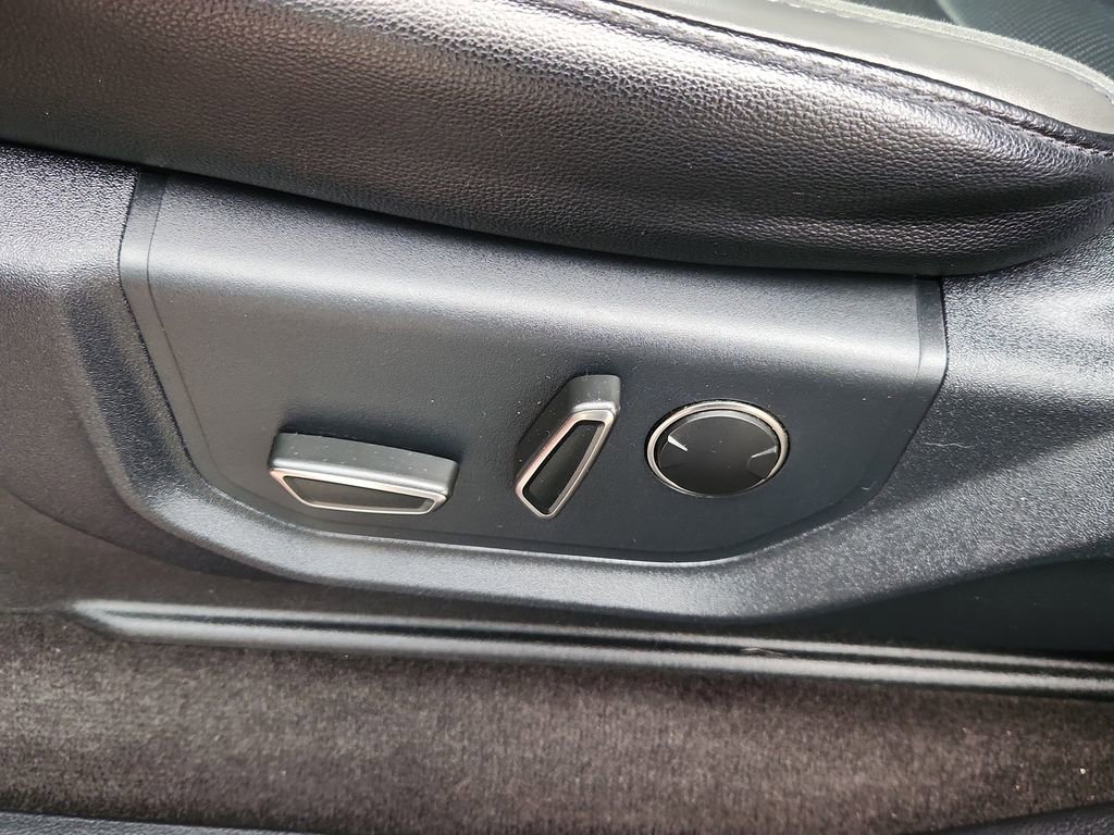 Used 2020 Ford F150 Raptor w/ Equipment Group 802A Luxury image 8