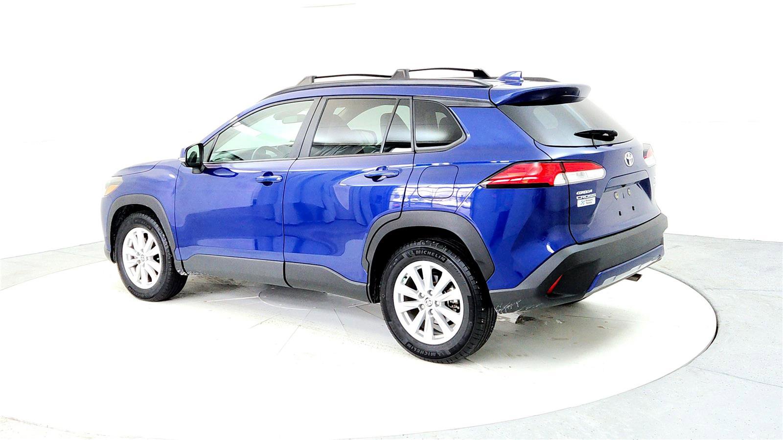 Certified 2023 Toyota Corolla Cross LE w/ Moonroof Package image 4