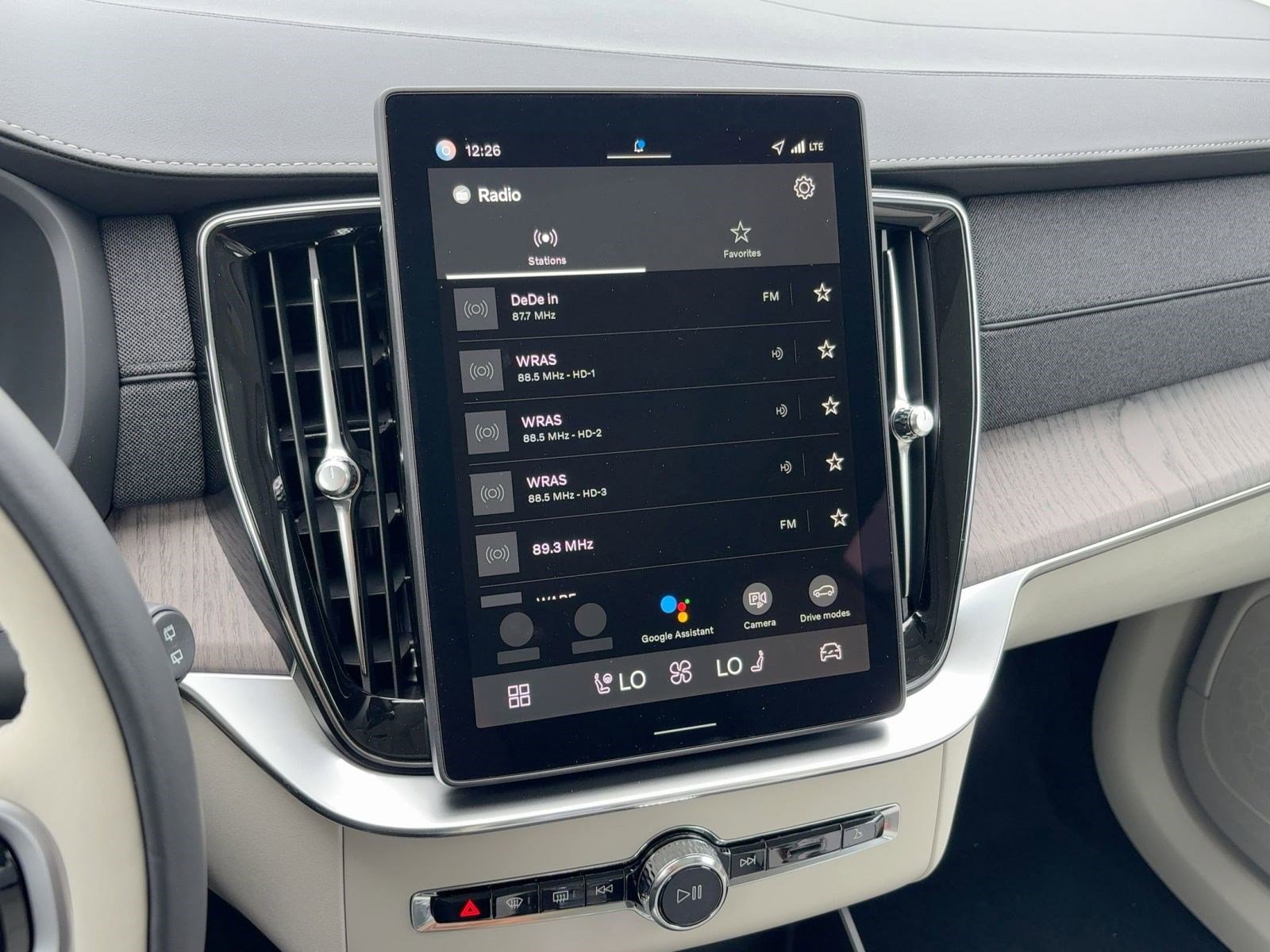 New 2026 Volvo XC90 B6 Ultra image 23